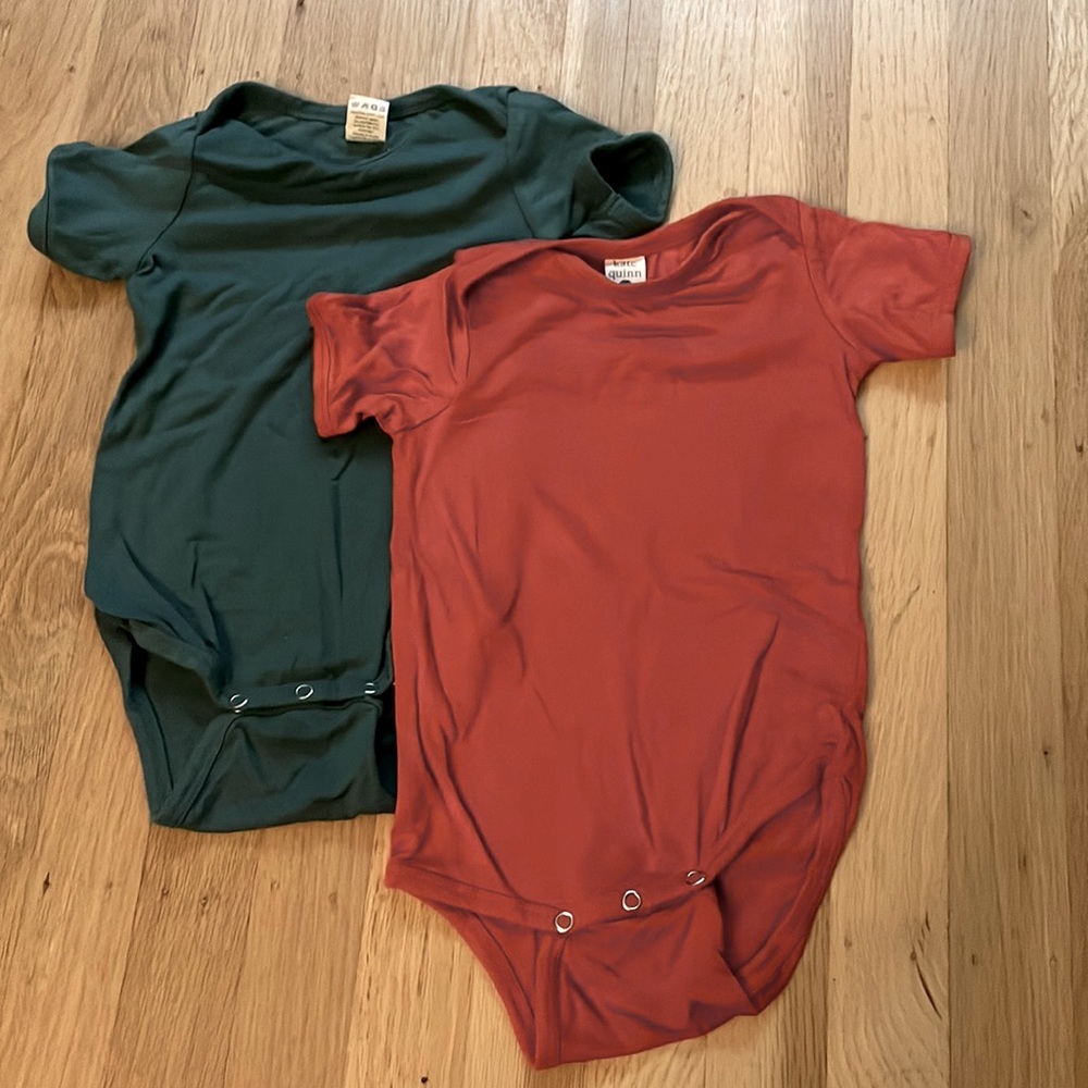 Kate Quinn onesie bundle 6-12months